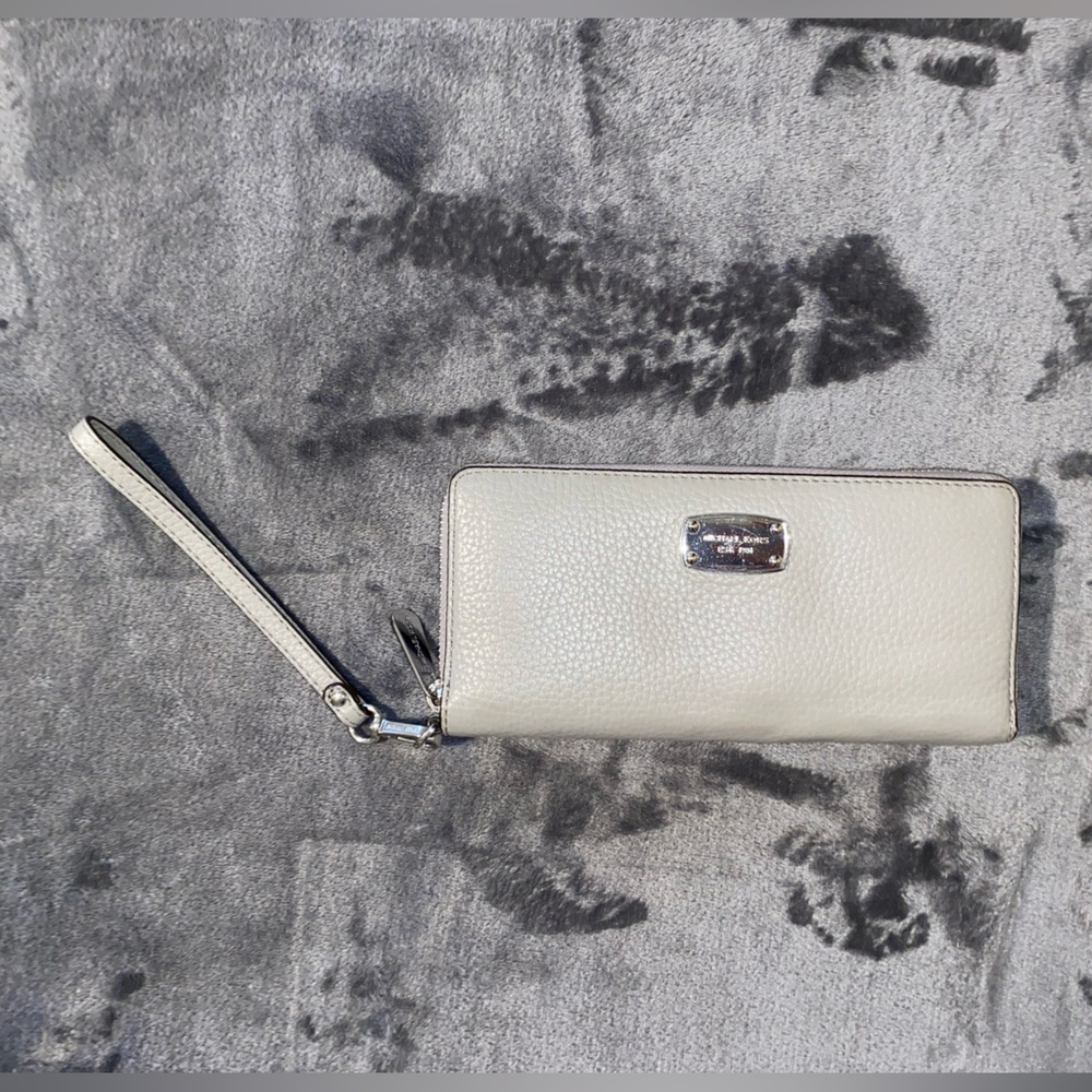 Michael Kors Gray Pebbled Leather Jet Set Continental 3/4 Zip Around Wallet